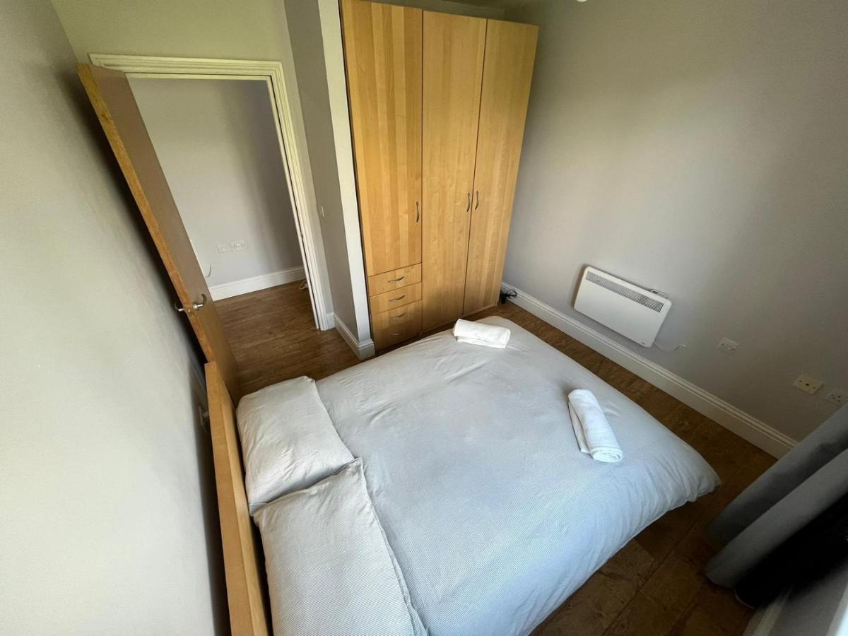 London Modern Flat Near Transports Apartment Exterior photo