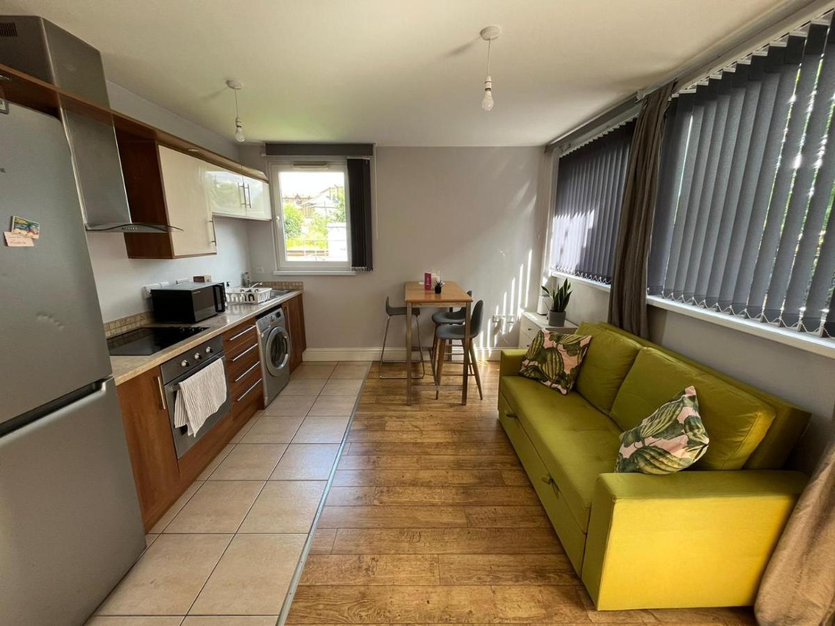 London Modern Flat Near Transports Apartment Exterior photo